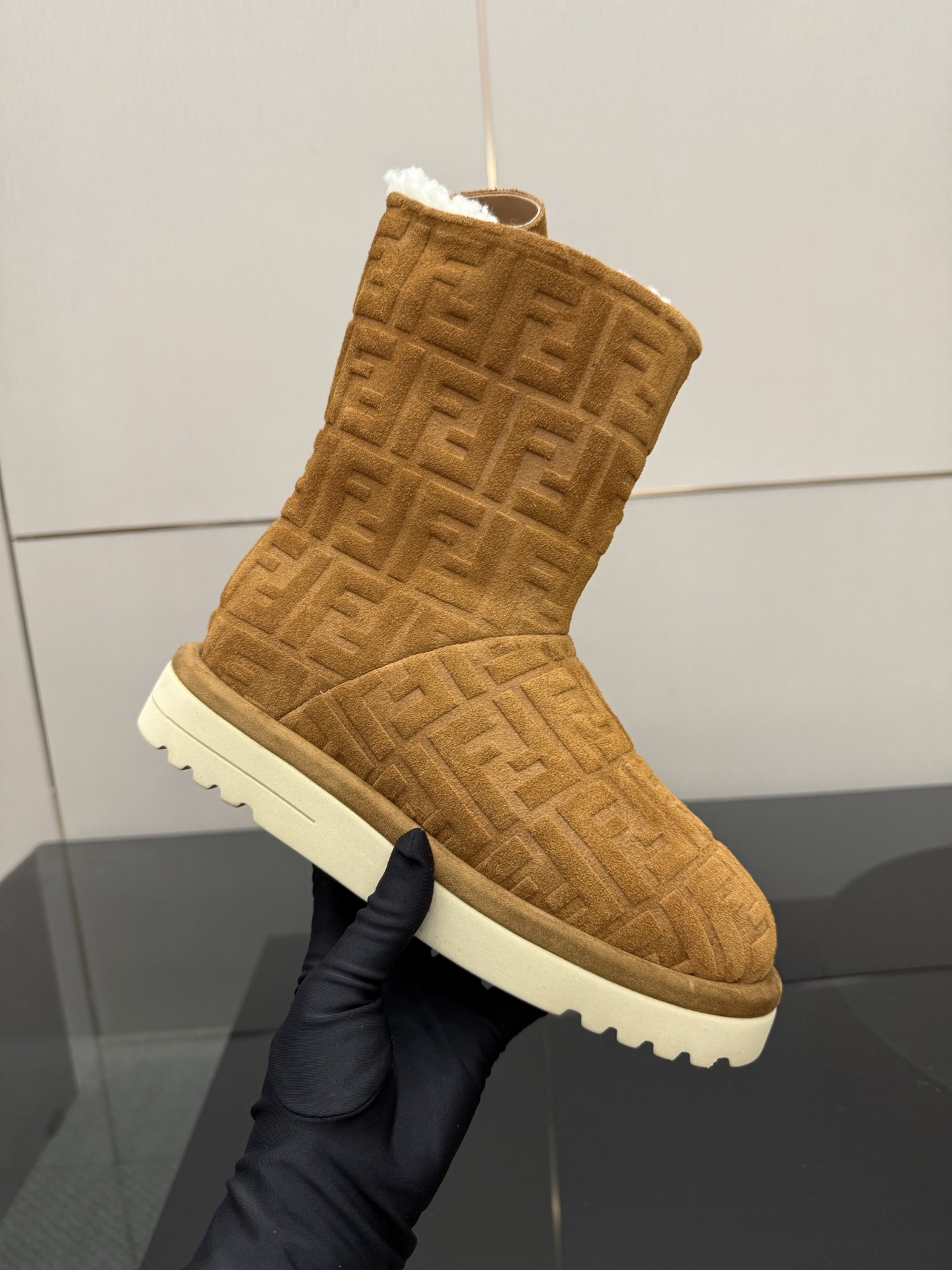 20251022/Fendi_251022-4